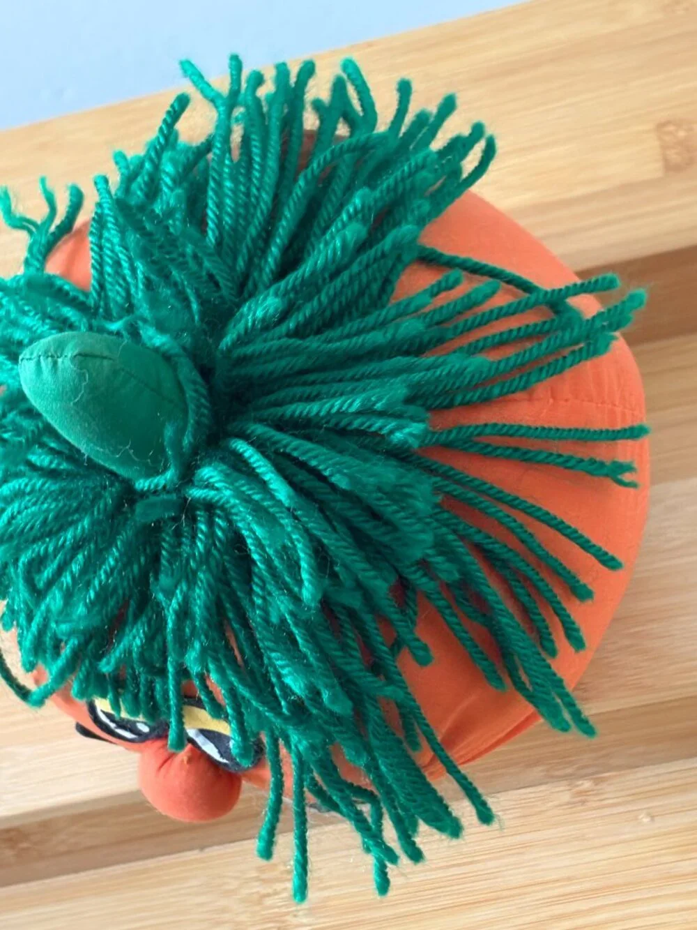 Grinners Pumpkin Halloween Plush Decor Green Yarn Hair Fabric 6 Inch 1995 Vtg